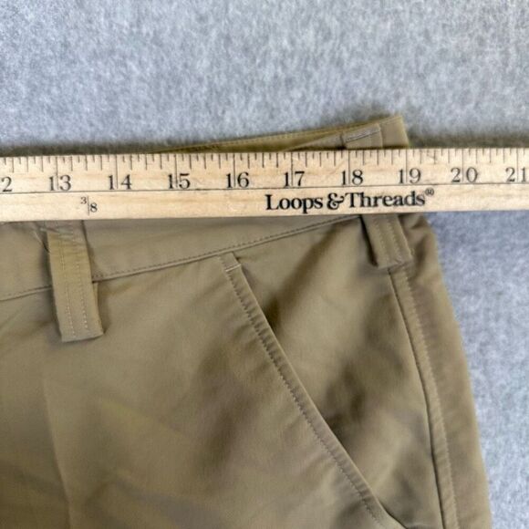 Under Armour Golf Cargo Shorts Flat Front Beige Color Size 38 stain - Picture 4 of 9